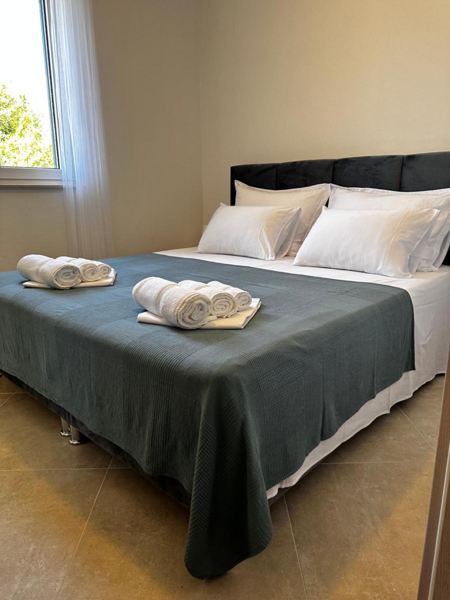 באסקה Divine Apartments מראה חיצוני תמונה