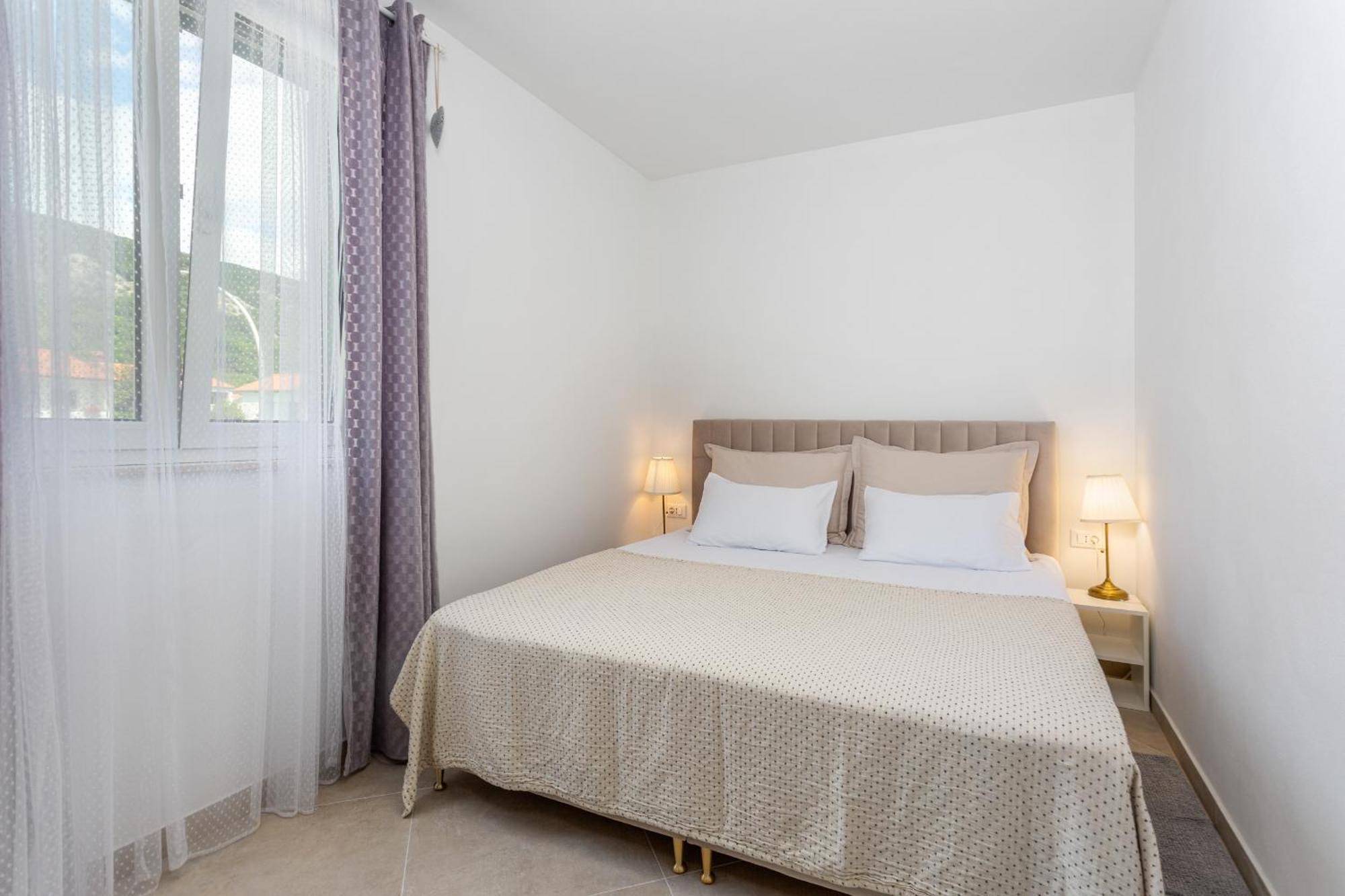 באסקה Divine Apartments מראה חיצוני תמונה